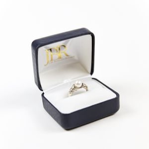 Silver Pearl Ring With Diamonds